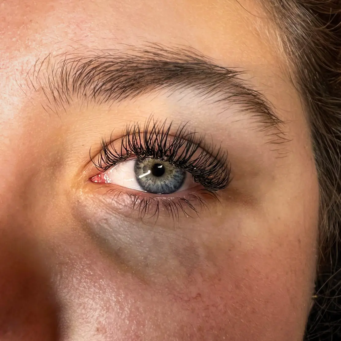 Wimpernextensions von Liz Lashes