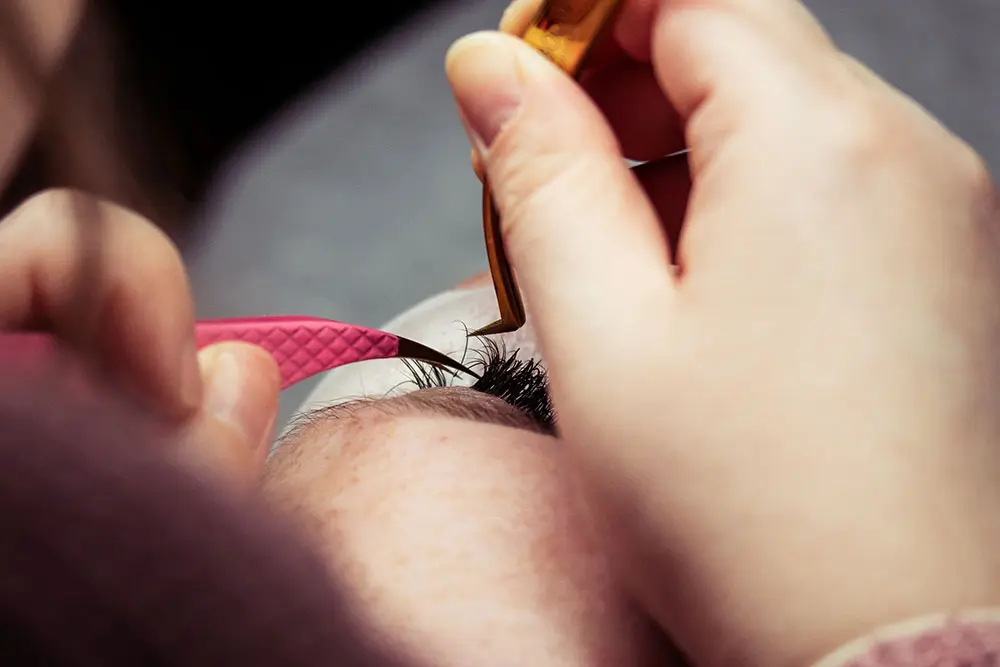 Was sind Wimpernextensions und wie funktionieren sie?